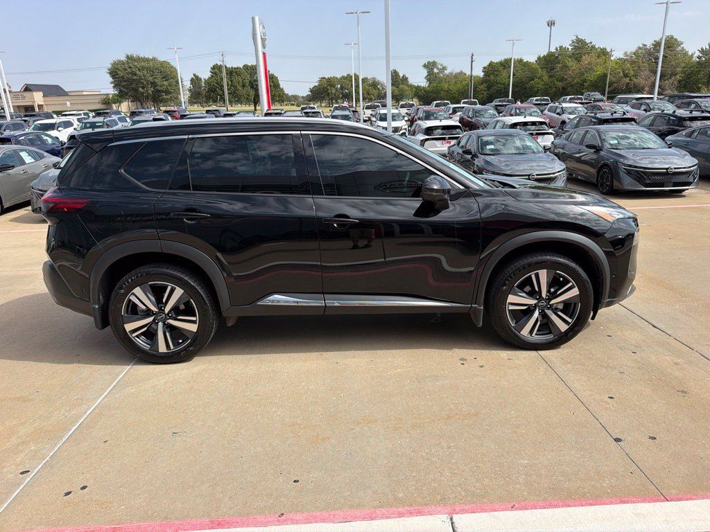 Used 2023 Nissan Rogue SL w/ SL Premium Package FWD image 6