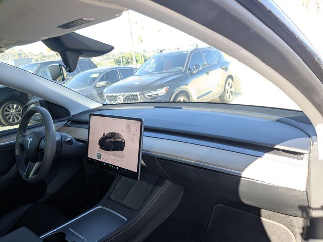 Used 2024 Tesla Model Y Long Range AWD/4WD image 17