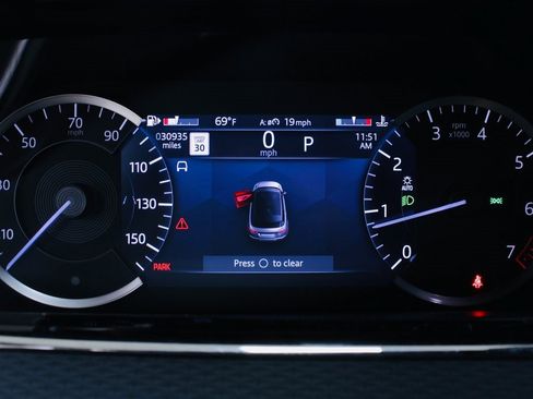 Used 2023 Land Rover Range Rover Evoque R-Dynamic S image 9