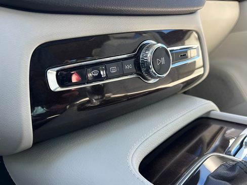 Used 2019 Volvo XC90 T5 Momentum w/ Protection Package Premier image 60