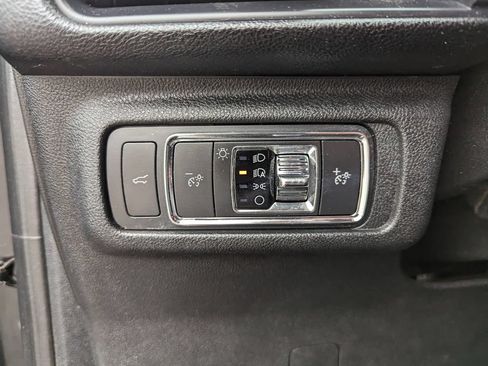 Used 2020 Lincoln Corsair AWD w/ Premium Package image 14