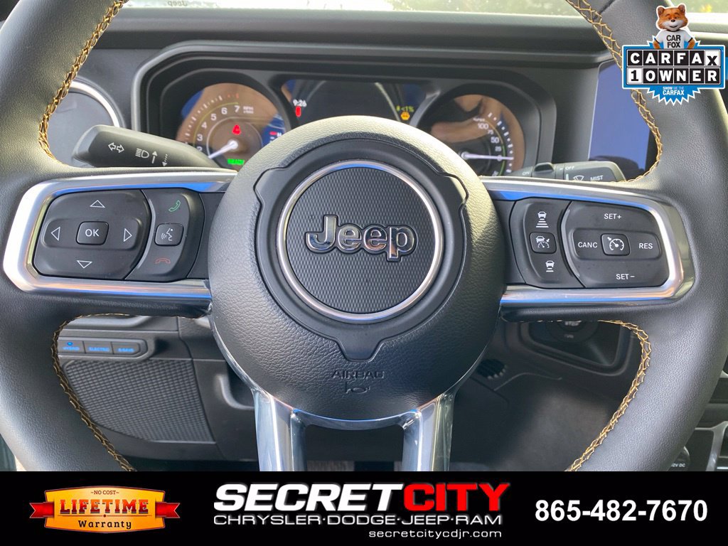 Used 2024 Jeep Wrangler Unlimited Sahara w/ Technology Group AWD/4WD image 18