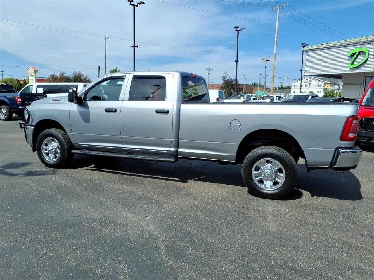 Used 2023 RAM 2500 Tradesman w/ Safety Group AWD/4WD image 8