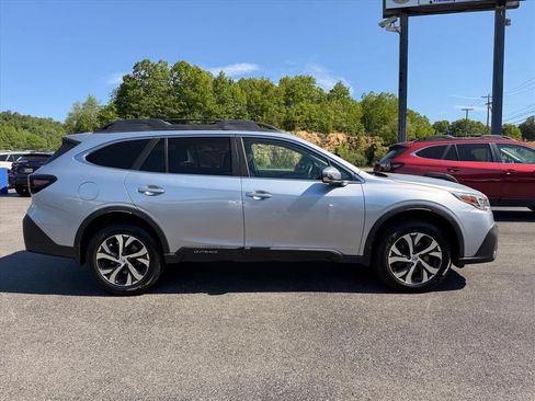 Used 2020 Subaru Outback Limited w/ Popular Package #2 AWD/4WD image 14
