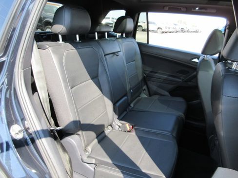 Used 2019 Volkswagen Tiguan SEL Premium R-Line FWD image 25