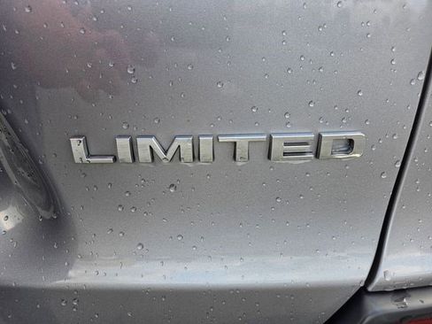 Used 2019 Jeep Cherokee Limited w/ Technology Group image 25