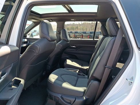 Certified 2026 Toyota Grand Highlander Limited image 10