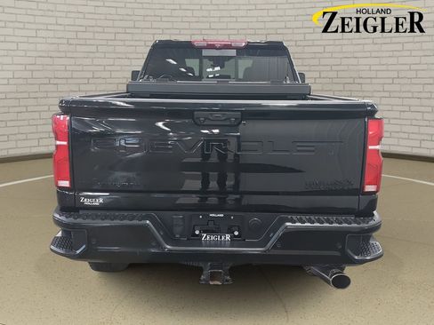 Used 2024 Chevrolet Silverado 3500 High Country w/ High Country Premium Package image 6