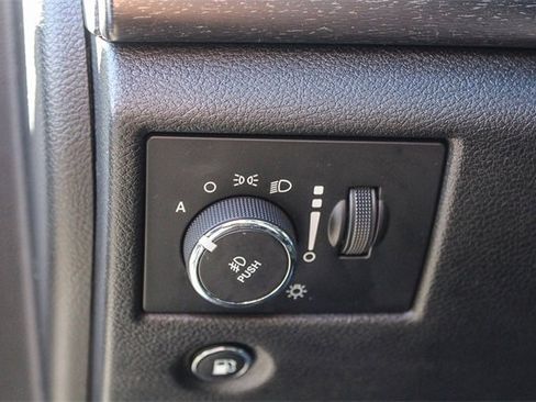 Used 2018 Jeep Grand Cherokee Altitude image 29