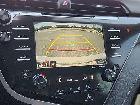 Used 2019 Toyota Camry XSE image 16