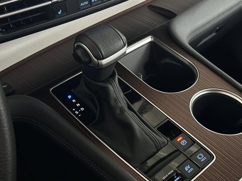 Used 2024 Toyota Sienna XLE image 21