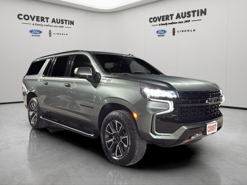 Used 2023 Chevrolet Suburban Z71 w/ Luxury Package image 7