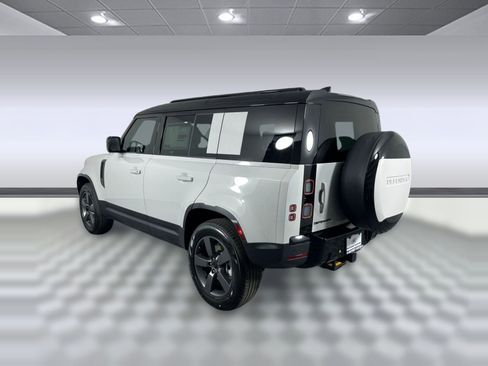 Used 2026 Land Rover Defender 110 S image 3