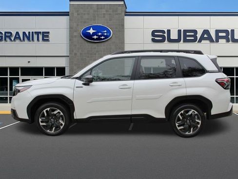 Used 2025 Subaru Forester Premium AWD/4WD image 7