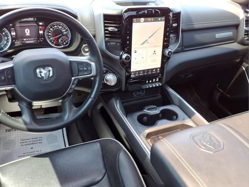 Used 2024 RAM 1500 Laramie AWD/4WD image 4