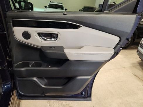 Certified 2025 Honda Pilot EX-L image 32