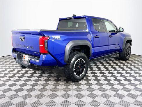 Used 2025 Toyota Tacoma TRD Off-Road image 9
