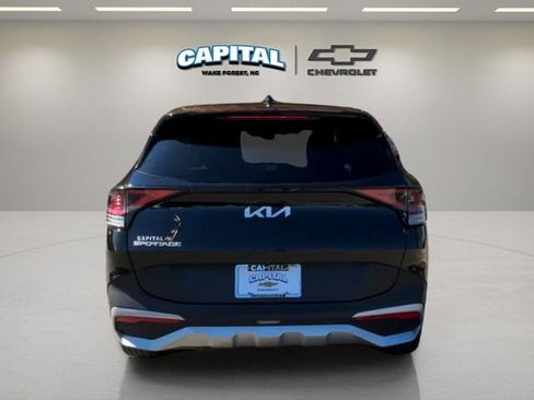 Used 2024 Kia Sportage EX image 4