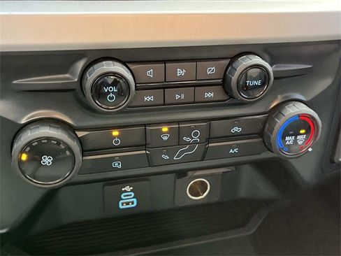 Used 2023 Ford F350 XLT image 35