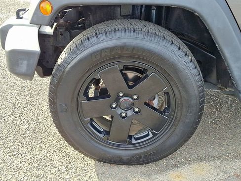 Used 2018 Jeep Wrangler Unlimited Sport S image 29