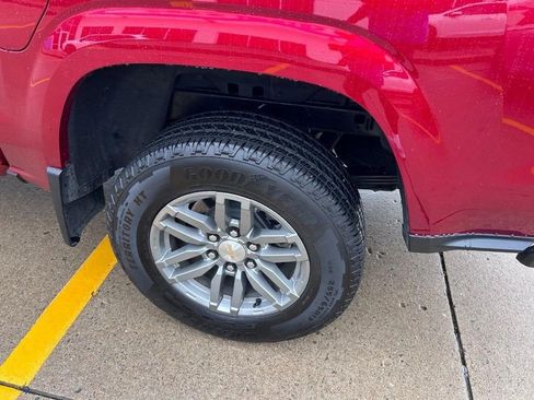 Used 2024 Chevrolet Colorado LT w/ LT Convenience Package III image 5