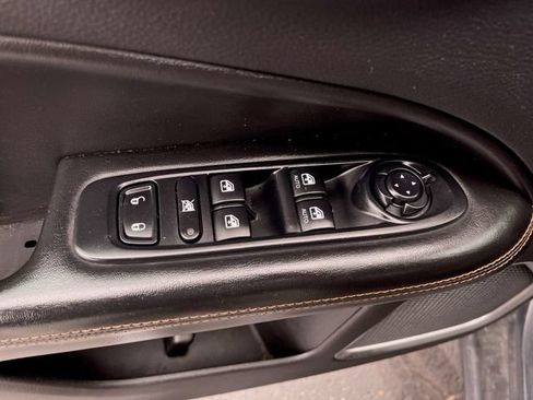 Used 2018 Jeep Compass Limited AWD/4WD image 23