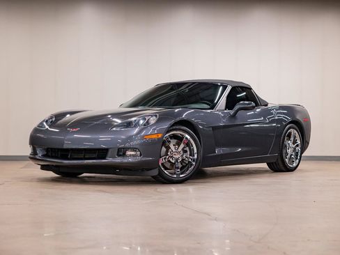 Used 2010 Chevrolet Corvette Convertible w/ Preferred Equipment Group RWD image 20
