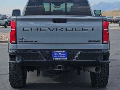 Used 2025 Chevrolet Silverado 2500 ZR2 w/ Technology Package AWD/4WD image 4