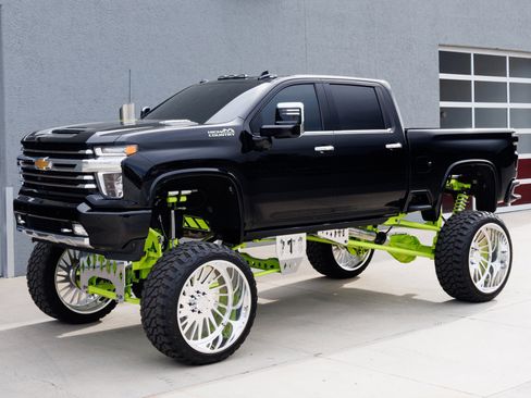 Used 2021 Chevrolet Silverado 3500 High Country w/ Z71 Off-Road Package image 3