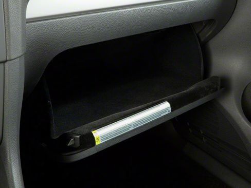 Used 2010 Volkswagen Golf 2-Door FWD image 16