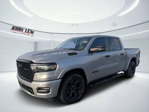 Used 2025 RAM 1500 Big Horn AWD/4WD image 7