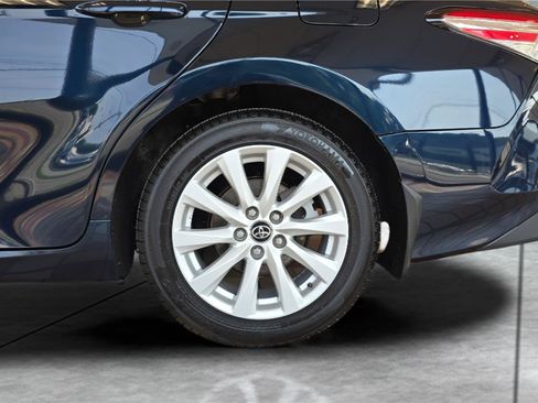 Used 2020 Toyota Camry LE FWD image 29