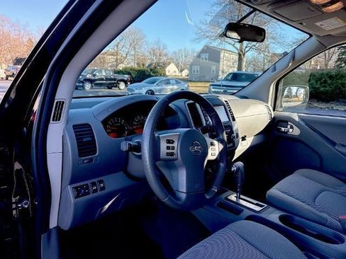 Used 2019 Nissan Frontier SV image 10
