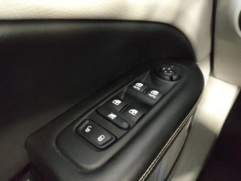Used 2018 Jeep Compass Latitude w/ Cold Weather Group AWD/4WD image 27