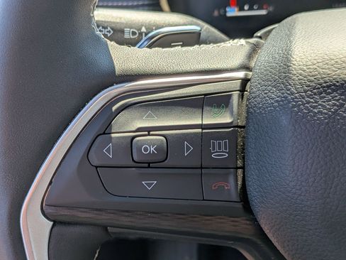 Certified 2025 Jeep Grand Cherokee L Laredo AWD/4WD image 15