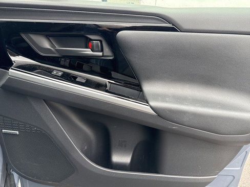 Used 2024 Subaru Solterra Touring image 17