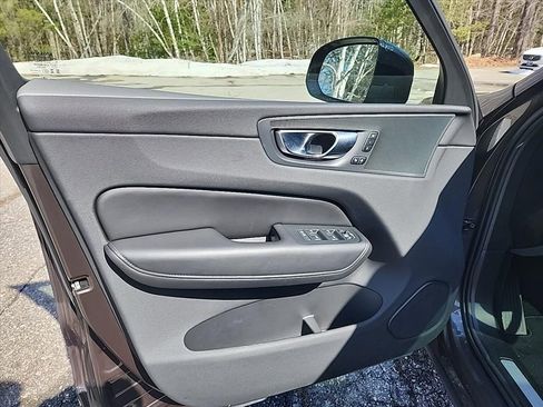 Certified 2025 Volvo XC60 B5 Plus AWD/4WD image 25