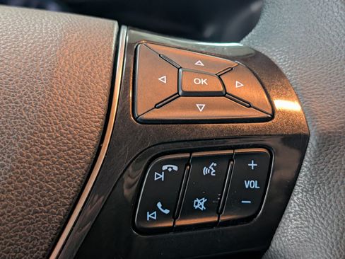 Used 2019 Ford Explorer Limited w/ Ford Safe & Smart Package AWD/4WD image 21