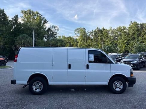 Used 2021 Chevrolet Express 2500 RWD image 6
