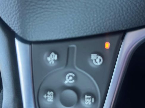 Used 2023 Chevrolet Traverse LT AWD/4WD image 26