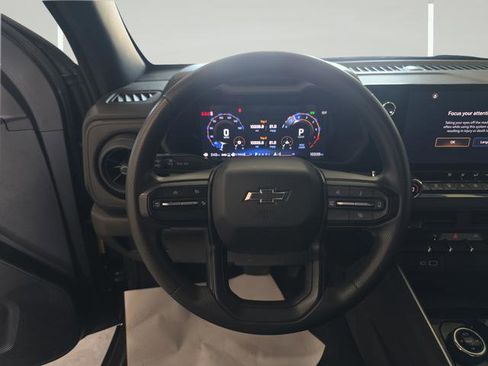 Used 2025 Chevrolet Colorado Trail Boss AWD/4WD image 14
