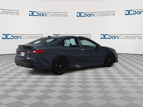 Used 2025 Toyota Camry SE FWD image 9