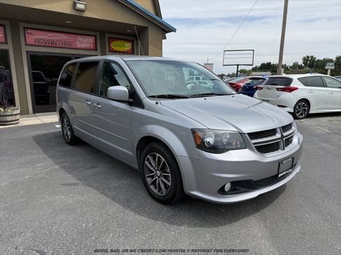 Used 2015 Dodge Grand Caravan R/T FWD image 1