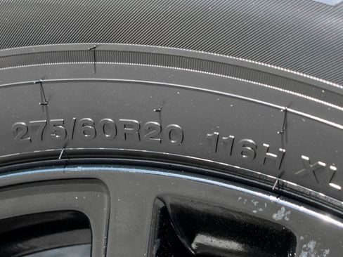 Used 2022 GMC Sierra 1500 Elevation image 39