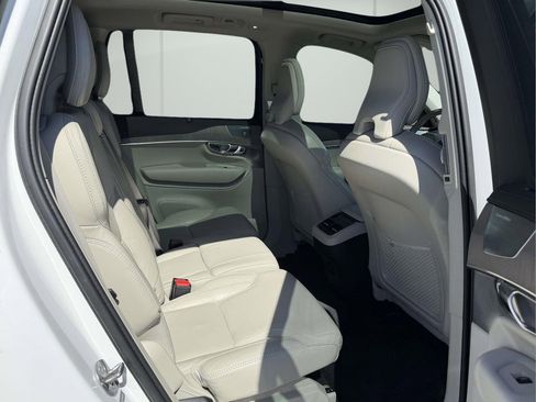 Used 2023 Volvo XC90 B6 Ultimate w/ Protection Package Premier AWD/4WD image 12