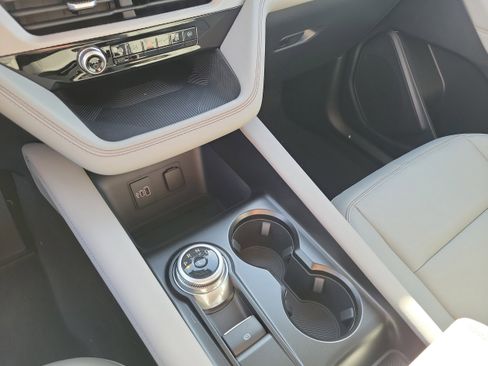 New 2026 Ford Explorer Active w/ Active Comfort Package image 32