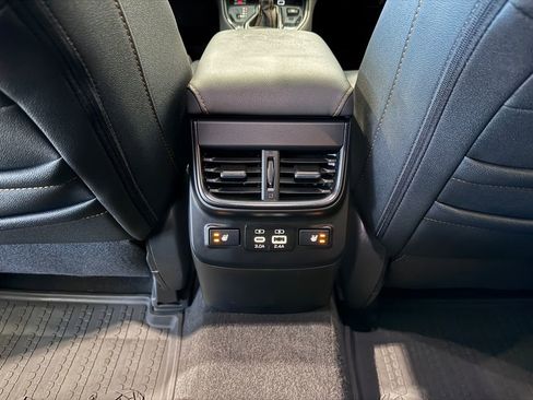 Used 2025 Subaru Outback Wilderness image 29
