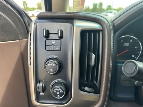 Used 2017 GMC Sierra 3500 Denali w/ Duramax Plus Package AWD/4WD image 12
