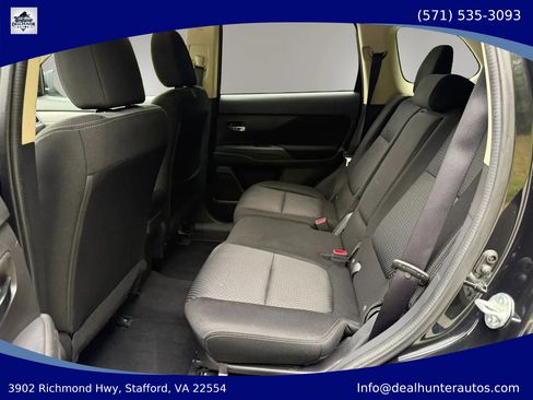 Used 2018 Mitsubishi Outlander SE AWD/4WD image 18