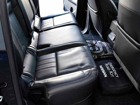 Used 2022 Nissan Frontier PRO-4X w/ Pro-4X Premium Package image 14